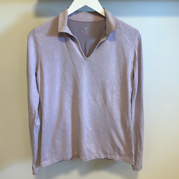 Patagonia long sleeve collared top. - Picture 1 of 7